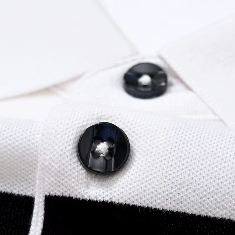 Camisa Polo Masculina Luzatti LZ026, modelagem clássica, tecido premium e bordado sofisticado para um visual elegante e versátil.